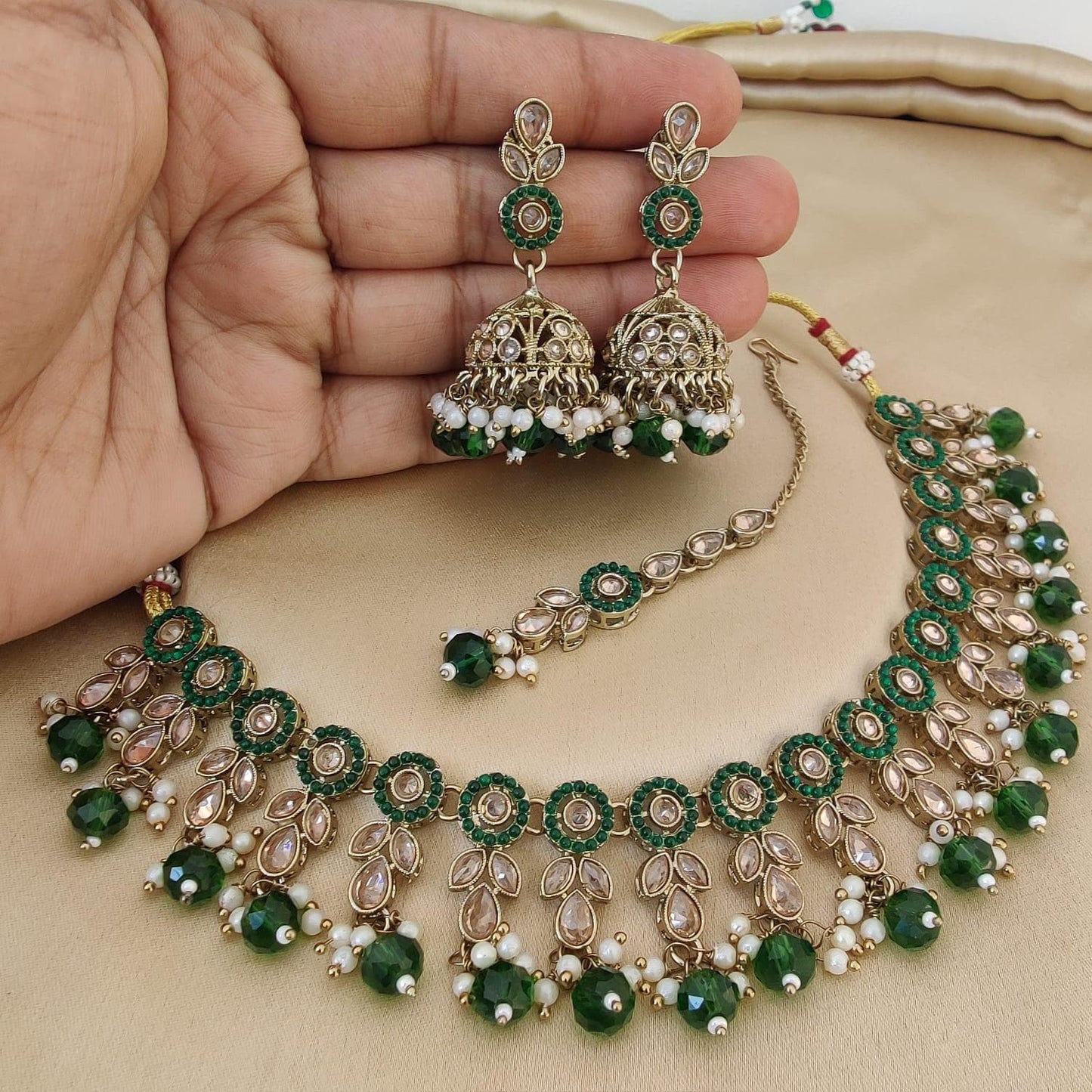 Delicate kundan set