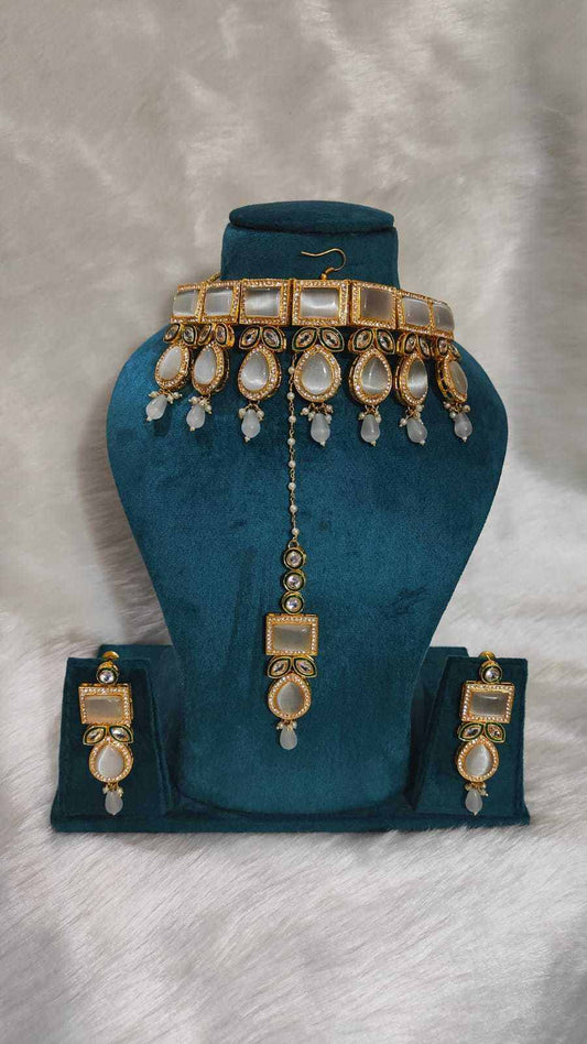 Monalisa Choker Set