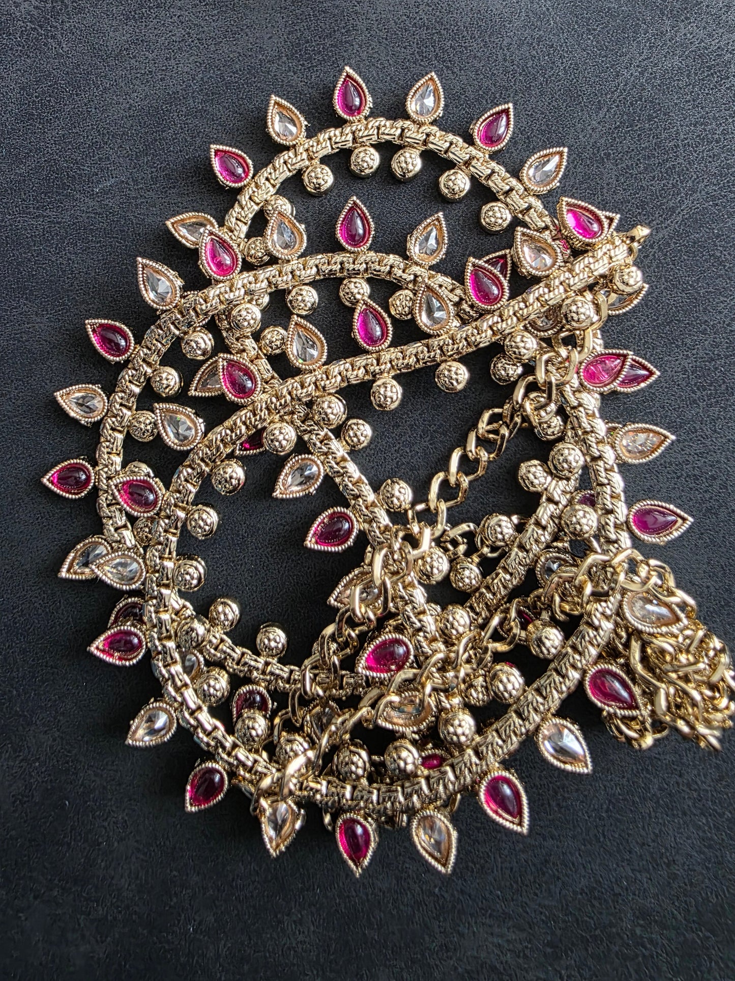 Elegant Indian Waist Belts for Sarees, Lehengas & Dresses – Traditional & Contemporary Styles