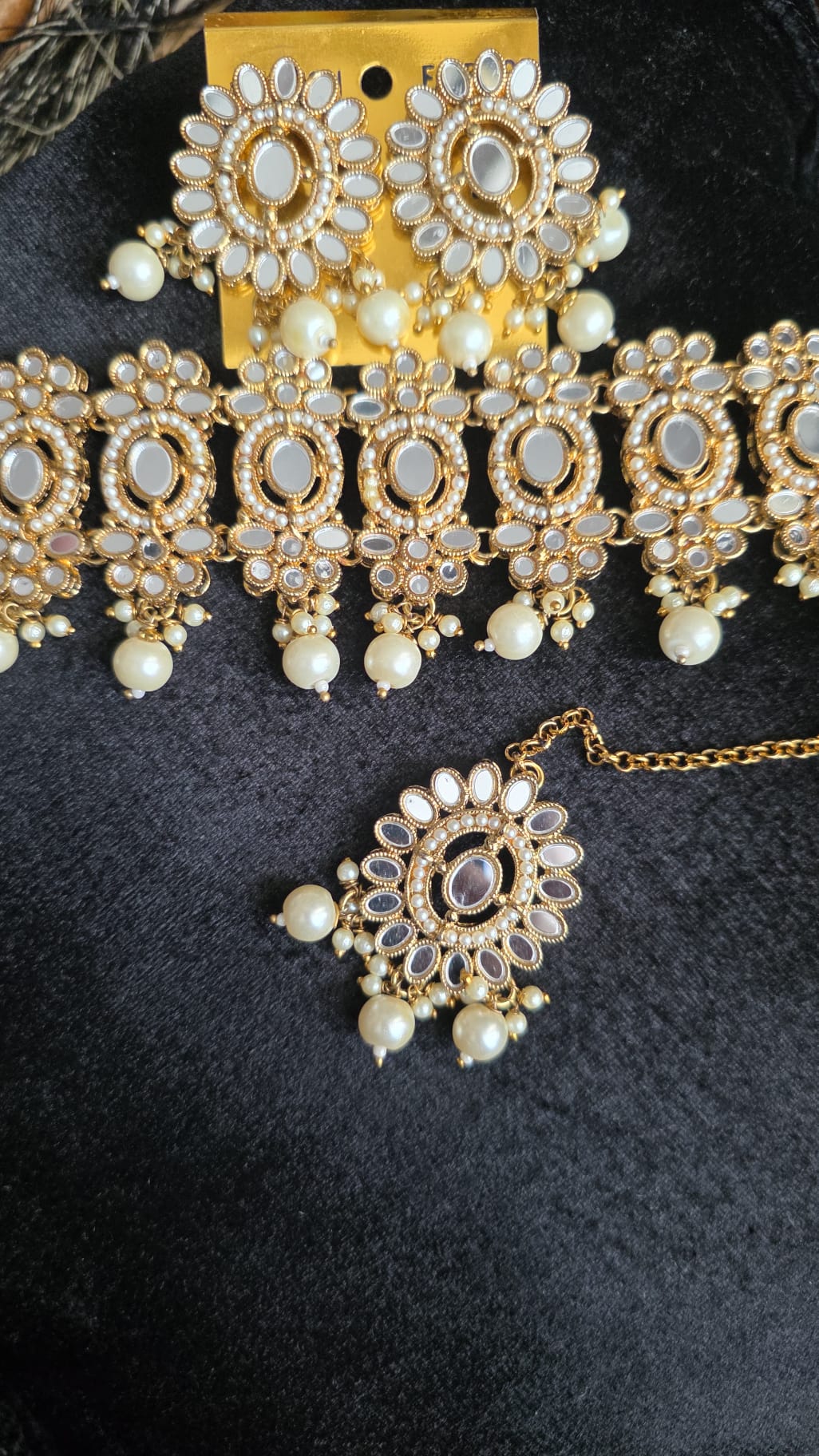 Mirror work Choker