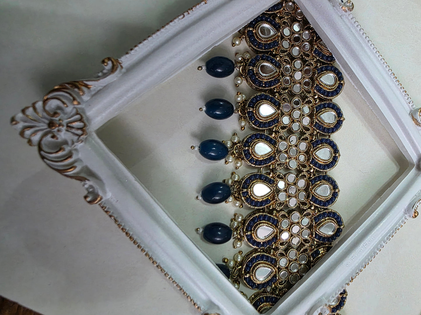 Mirror work Choker