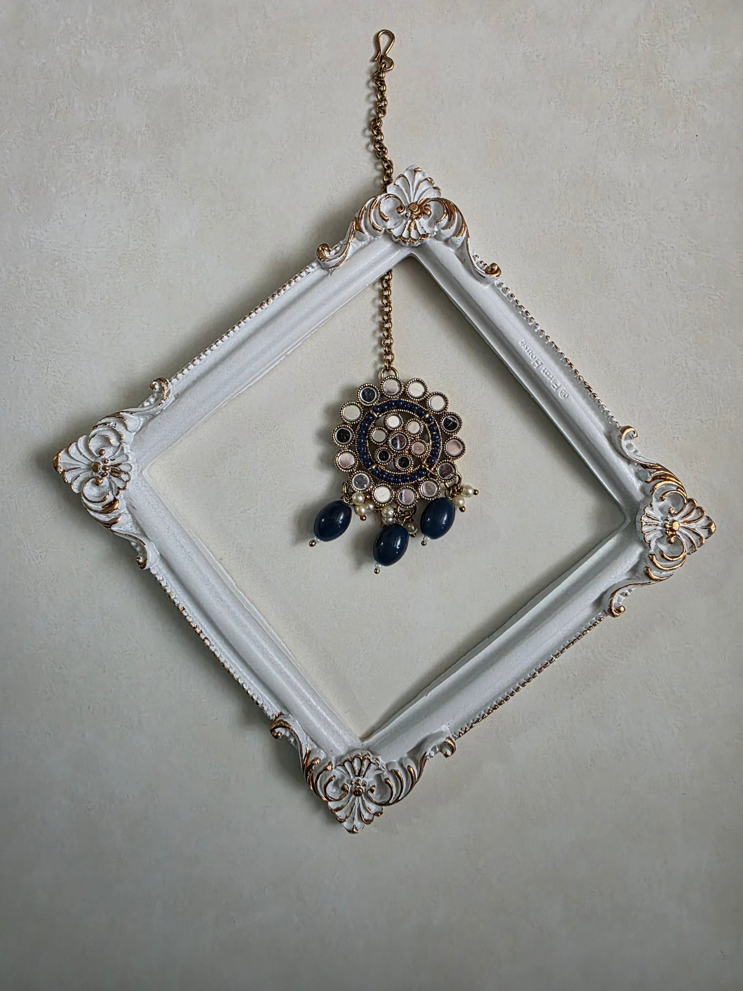 Mirror work Choker