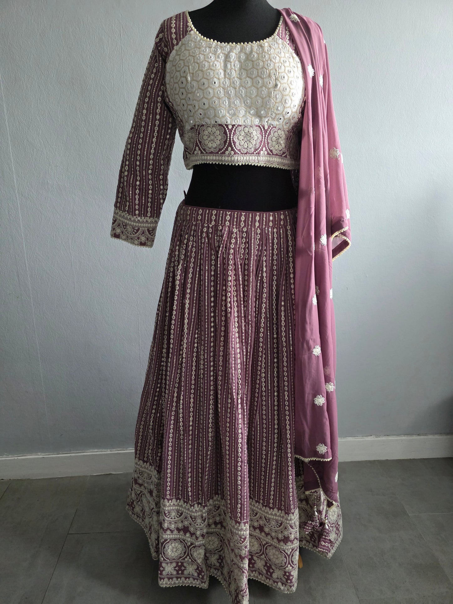 Lucknowi Lehenga