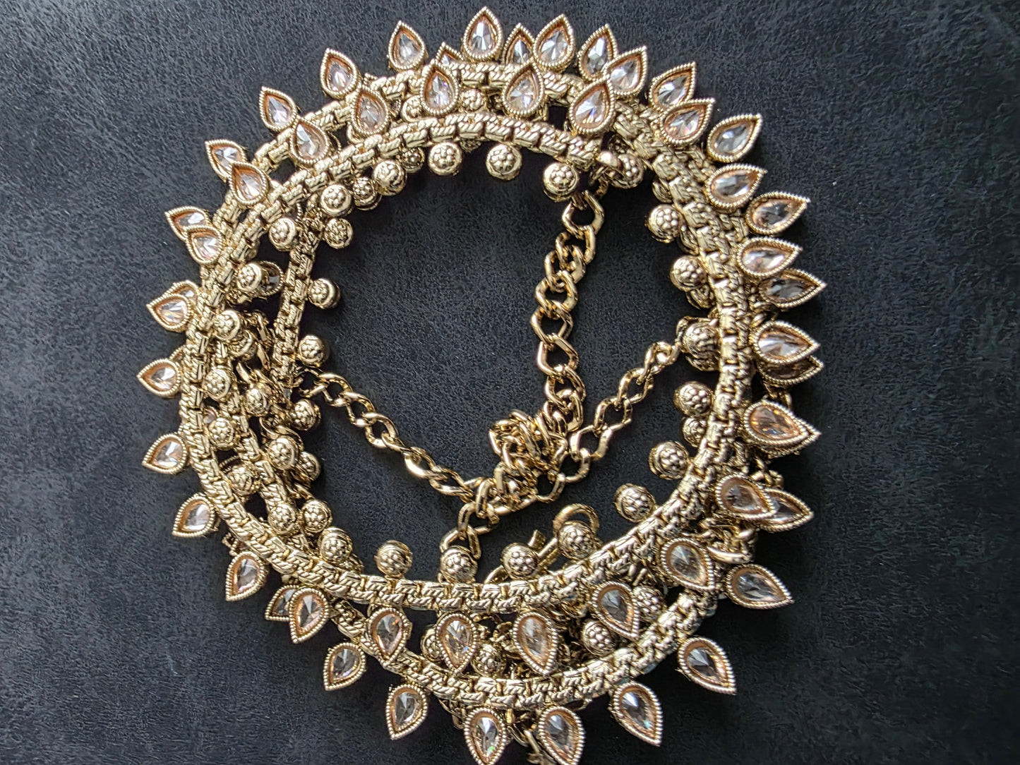 Elegant Indian Waist Belts for Sarees, Lehengas & Dresses – Traditional & Contemporary Styles