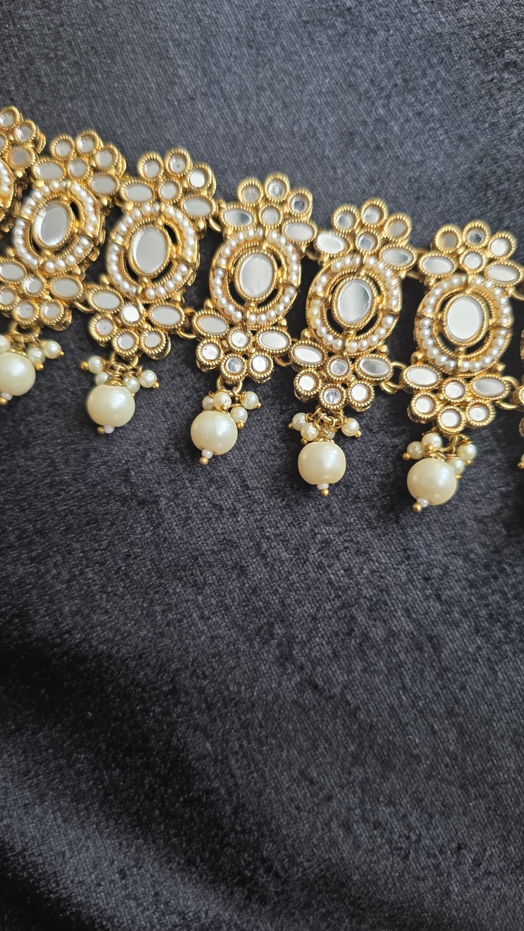 Mirror work Choker
