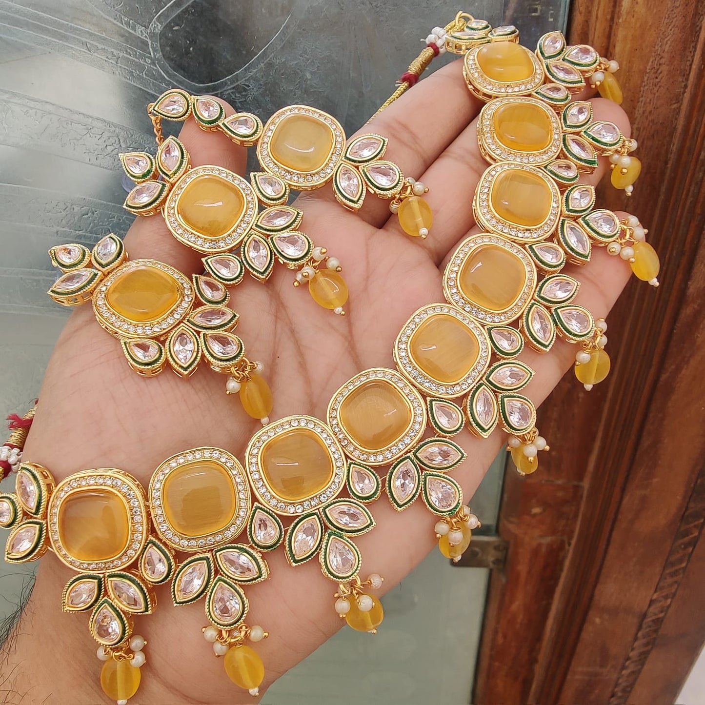 Monalisa Choker Set