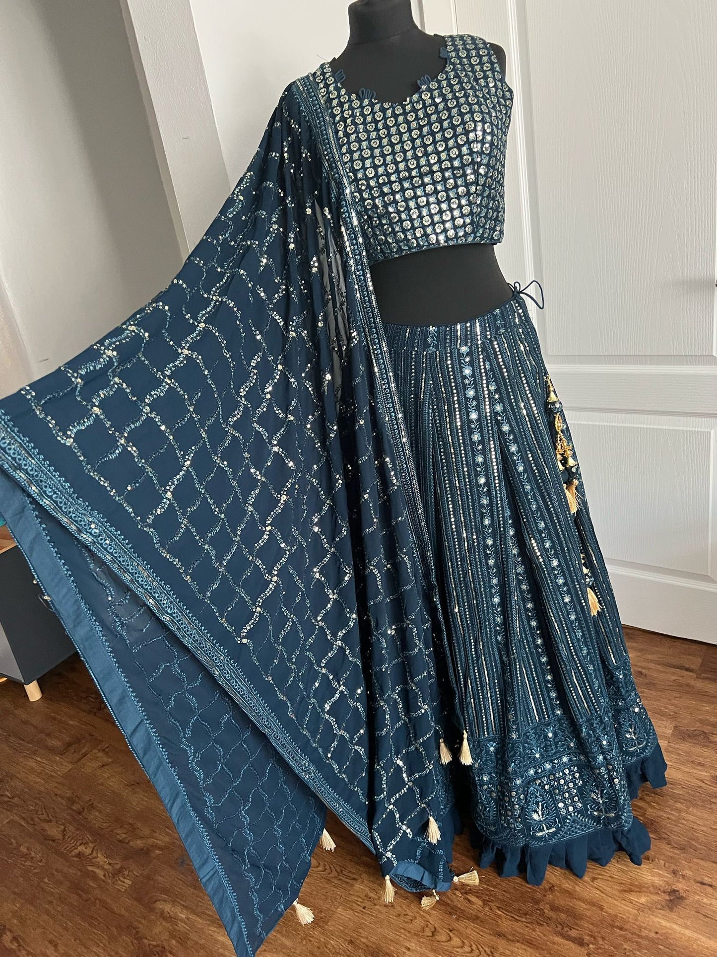 Elegant bottle green lengha