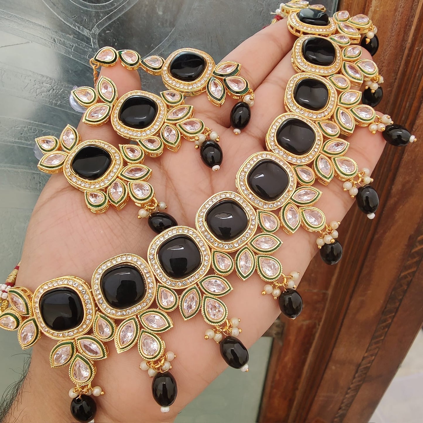 Monalisa Choker Set