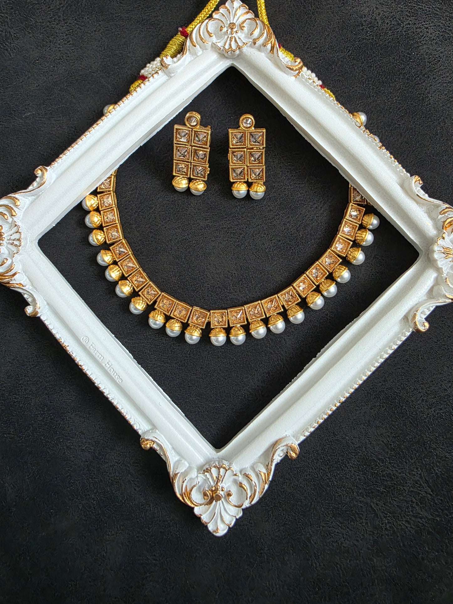 Delicate Kundan Set