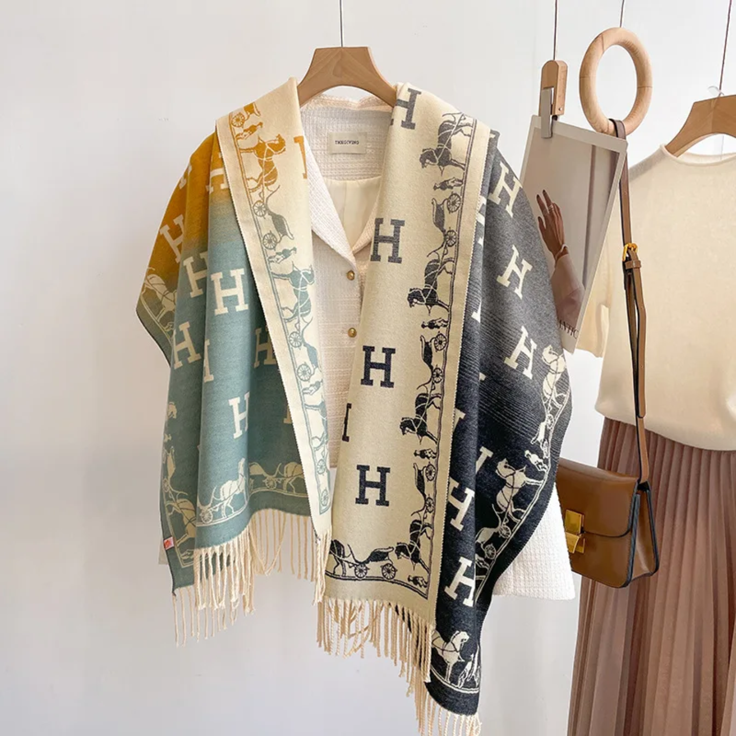 Scarf with 'H' pattern 
