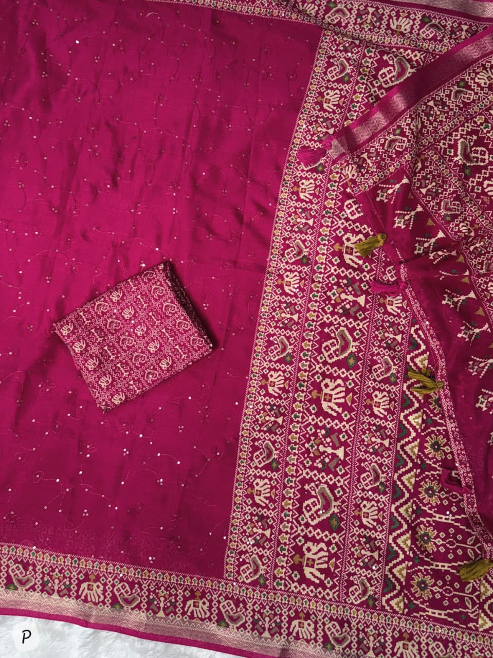 Pink Saree Close up
Pink Pure Viscose Georgette Saree with Zari Work and Jacquard Border – Elegant Designer Partywear Saree