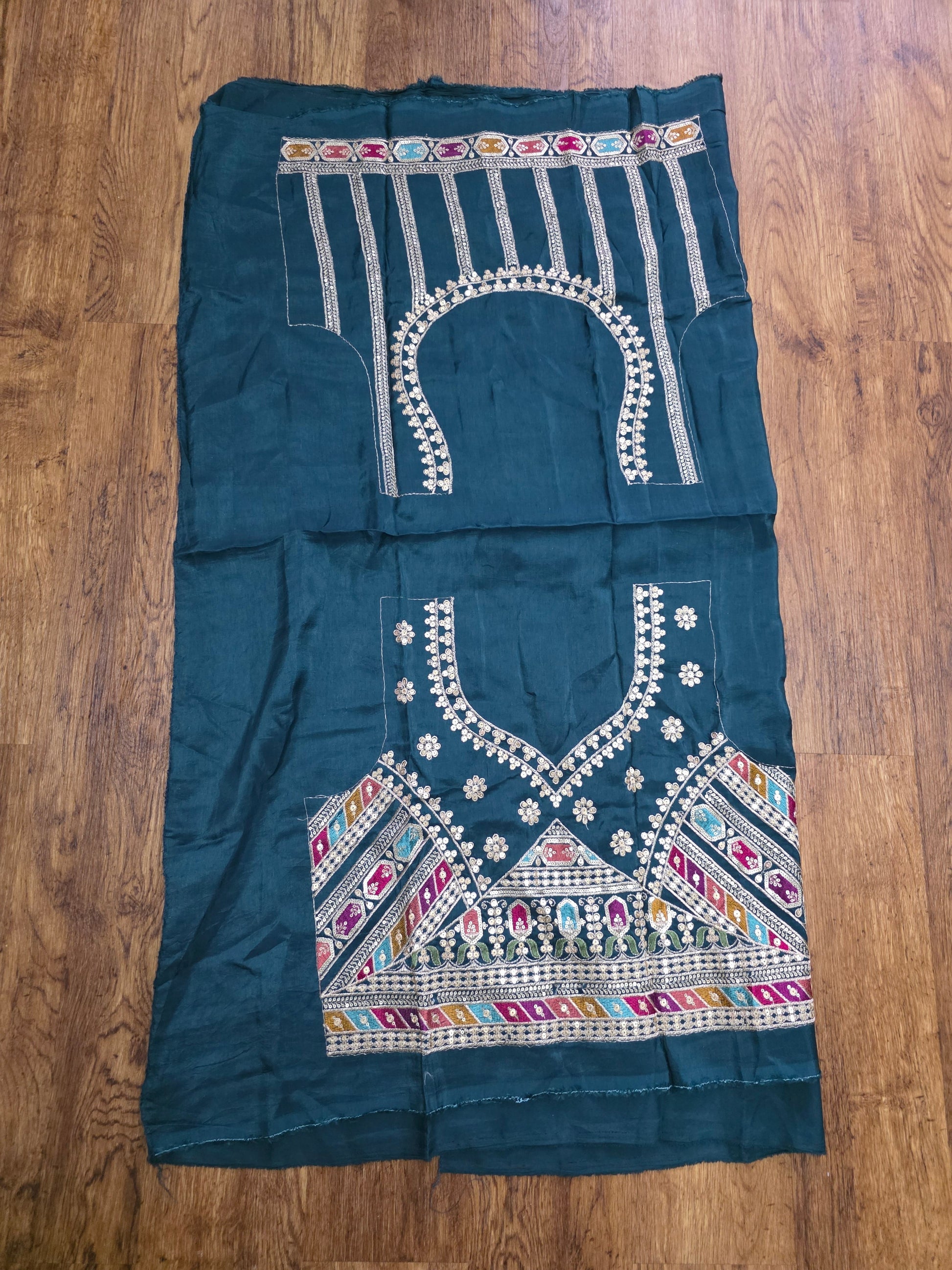 Blouse piece of bottle Green semi Stitched Lehenga 