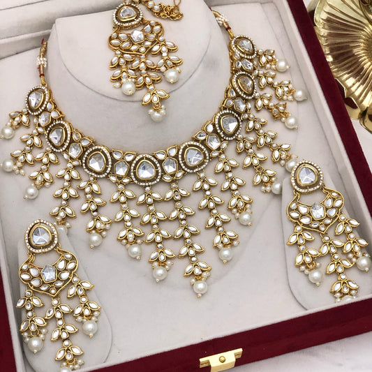 Kundan Bridal Choker Sets for a Regal Wedding and Festive Look